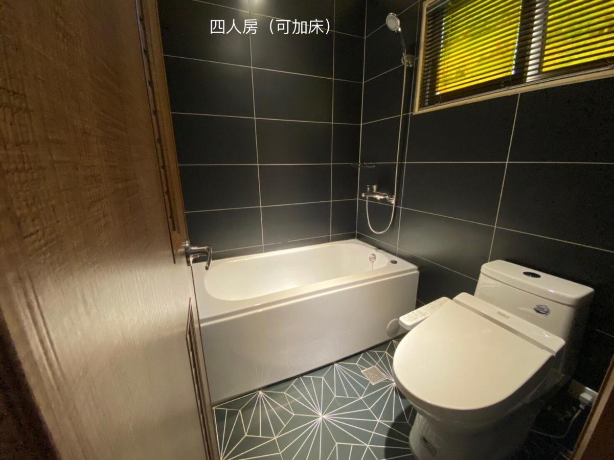 良文旅2館ryou Hotel Vintage - II Tainan Esterno foto