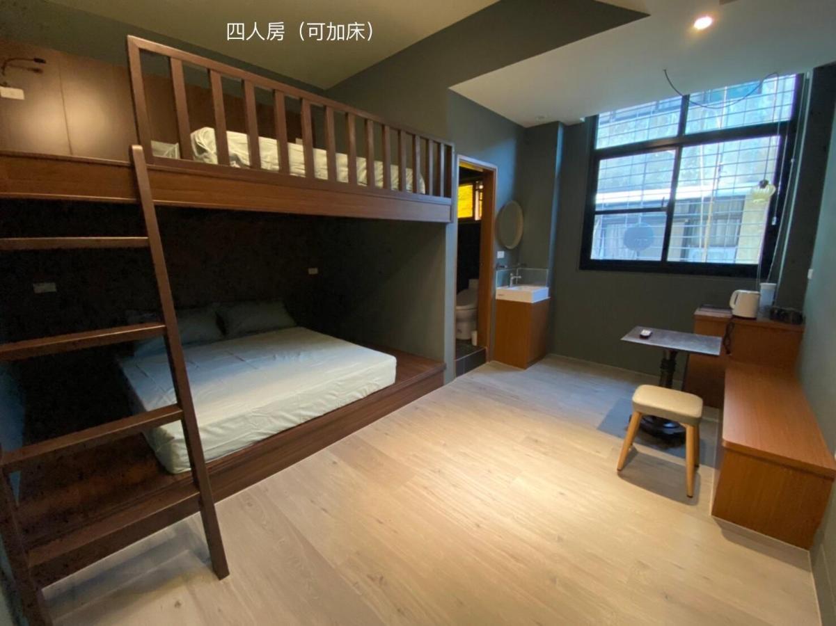 良文旅2館ryou Hotel Vintage - II Tainan Esterno foto