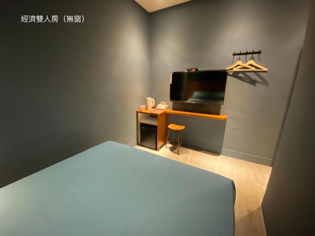 良文旅2館ryou Hotel Vintage - II Tainan Esterno foto