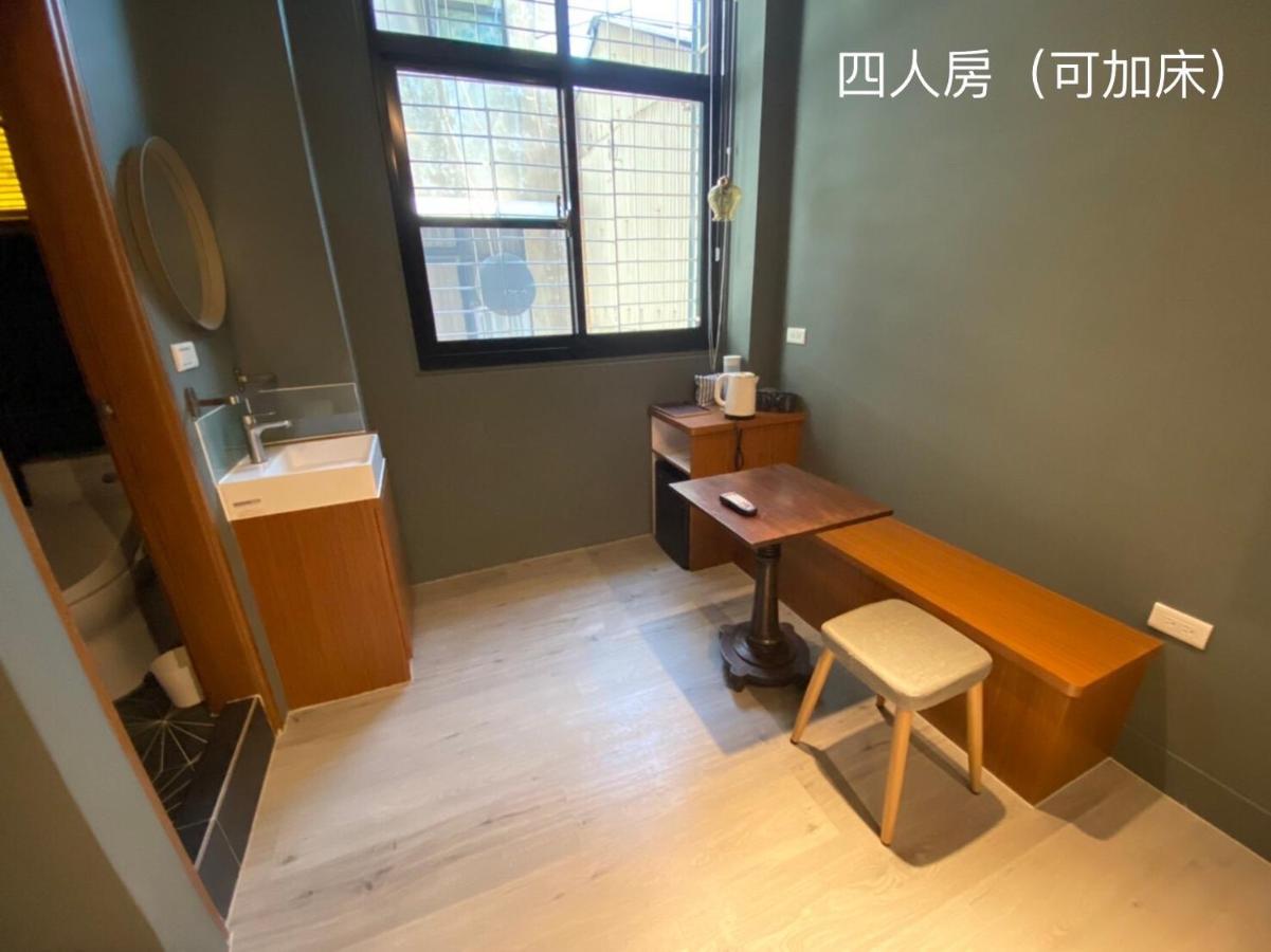 良文旅2館ryou Hotel Vintage - II Tainan Esterno foto