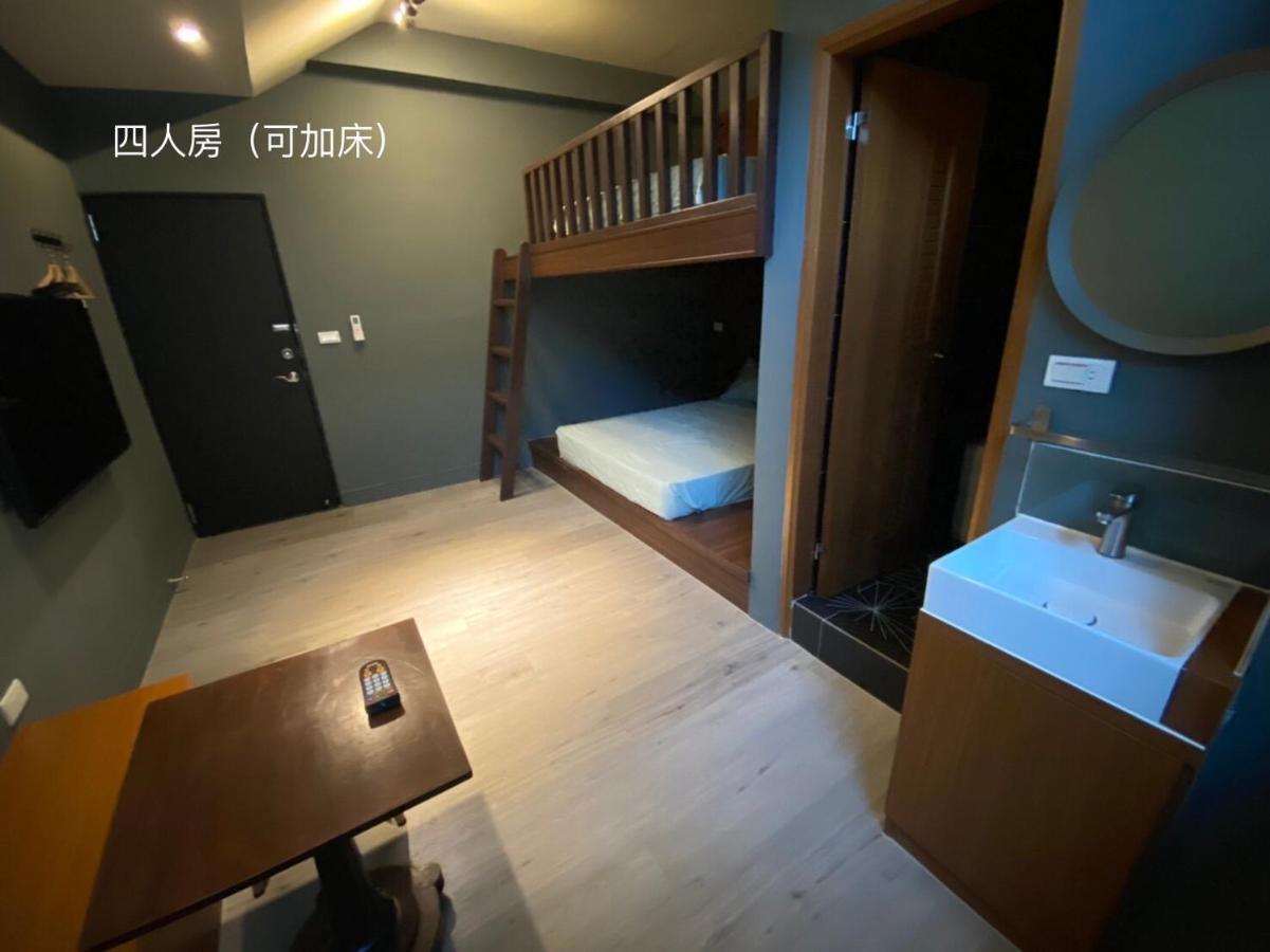 良文旅2館ryou Hotel Vintage - II Tainan Esterno foto