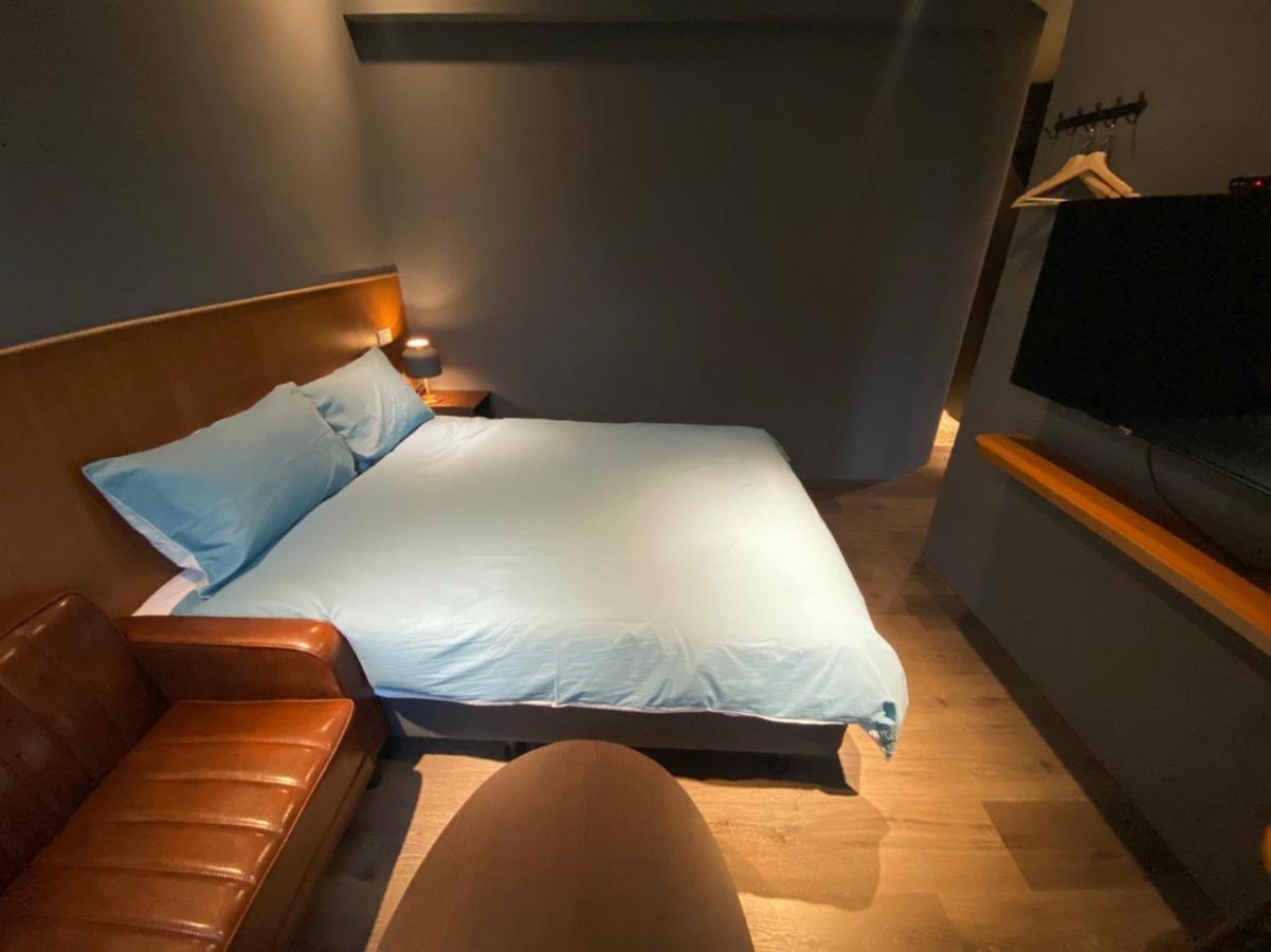 良文旅2館ryou Hotel Vintage - II Tainan Esterno foto