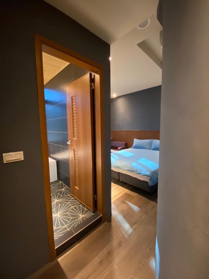 良文旅2館ryou Hotel Vintage - II Tainan Esterno foto