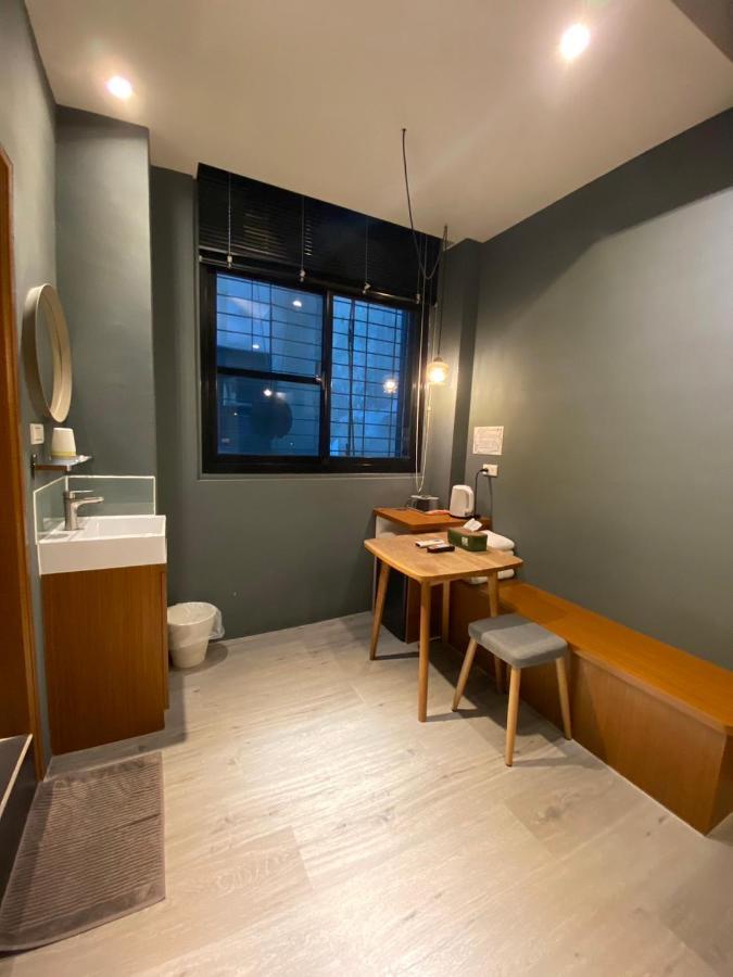 良文旅2館ryou Hotel Vintage - II Tainan Esterno foto