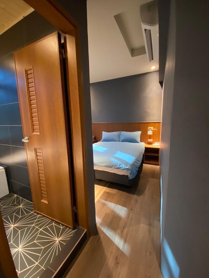 良文旅2館ryou Hotel Vintage - II Tainan Esterno foto